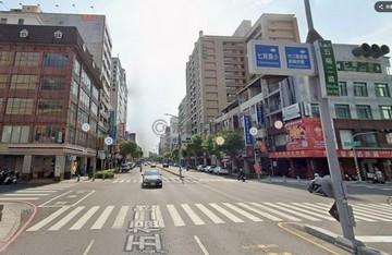 專約★新堀江【特商二】△窗賺金店面｜高雄市新興區仁愛二街