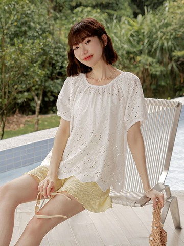 純棉立體鏤空刺繡泡泡短袖上衣