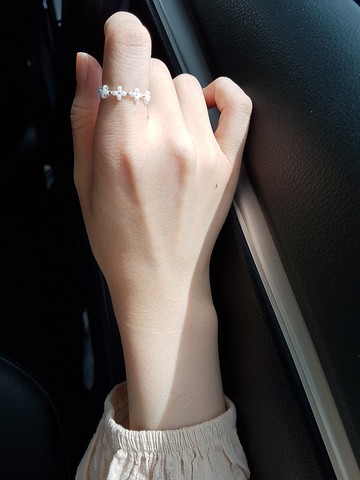 小花圈 ‧ 串珠戒指 (銀)