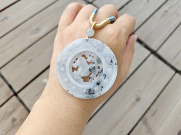 【親翠】翡翠 冰飄烏雞時來運轉馬吊墜49mm JA00228