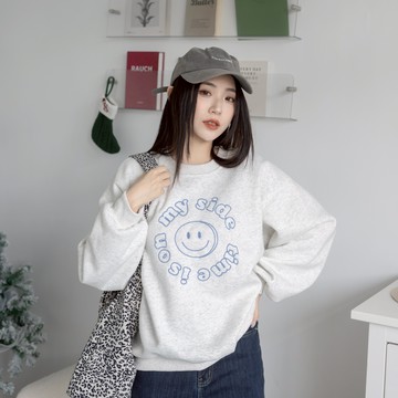 能量補給站圓領微笑刺繡內刷絨大學T MT295712【現貨】