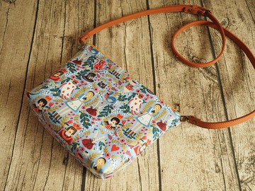 手工縫製托特側肩包帆布手袋 粉藍愛麗絲夢遊仙境