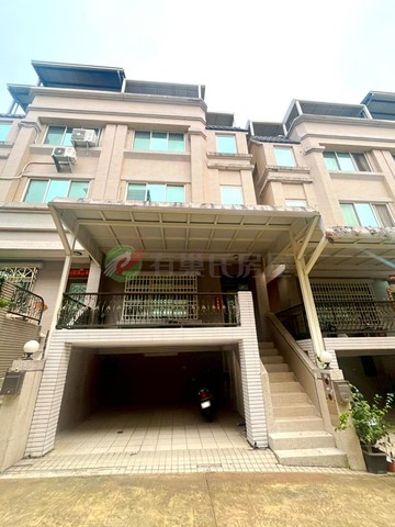 ️屋況超優南投市輕屋齡/家樂福商圈/社區型透天｜南投縣南投市東山路