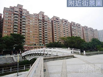 河堤萬坪公園.京城世界一期優質3房+平車｜高雄市三民區河堤路