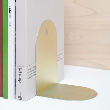 山山書擋 / 銀霞