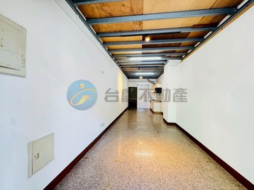 高鐵商圈三鐵共構1+夾+2醒目樓店｜高雄市左營區大中二路