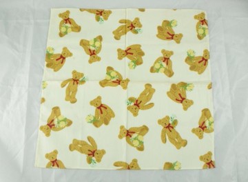 【震撼精品百貨】Holly's Bear 泰迪熊~手帕『米-拿白花』