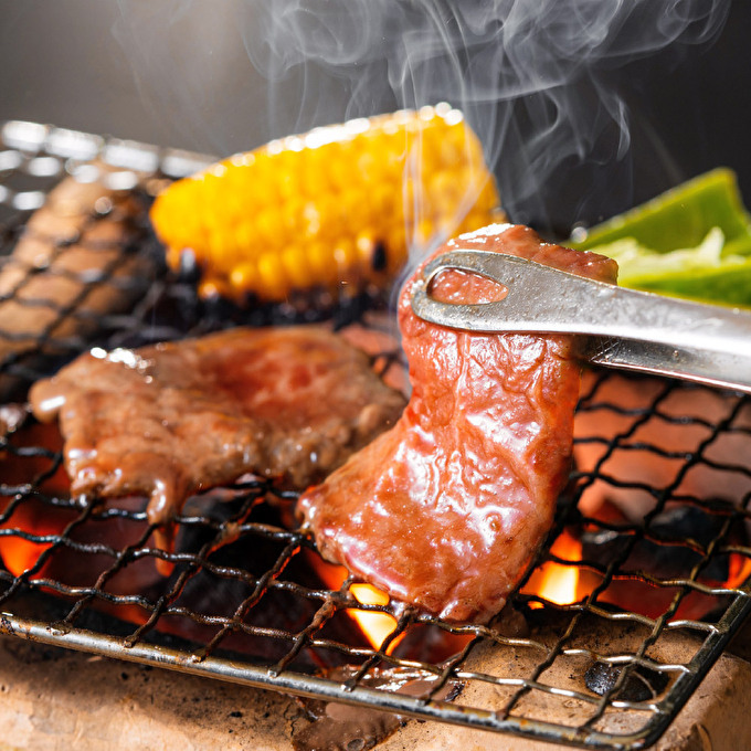 神戸牛 焼肉 食べ比べ 9種 計720g 80g×9 ゆず山椒付き 焼肉セット 焼き肉 牛肉 和牛 焼肉用 キャンプ BBQ アウトドア バーベキュー ホットプレート黒毛和牛 お肉 冷凍