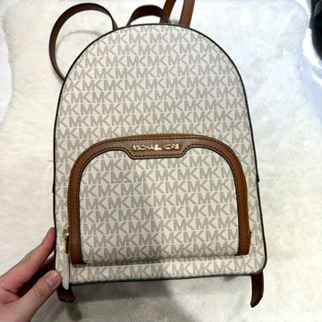 【MK｜全新】現貨 MICHAEL KORS 後背包 防刮紋 小標 中號 滿版 雙肩包｜Little Bee 小蜜蜂精品