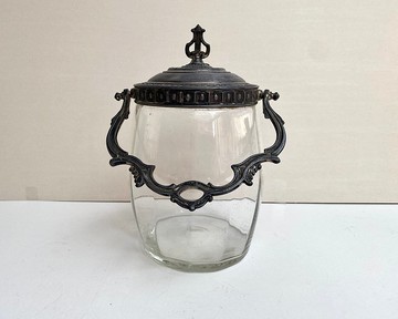 來自法國的玻璃和黃銅古董餅乾或餅乾罐