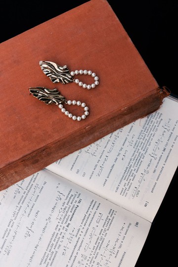 COR-DATE / 熔岩 / 珍珠耳環