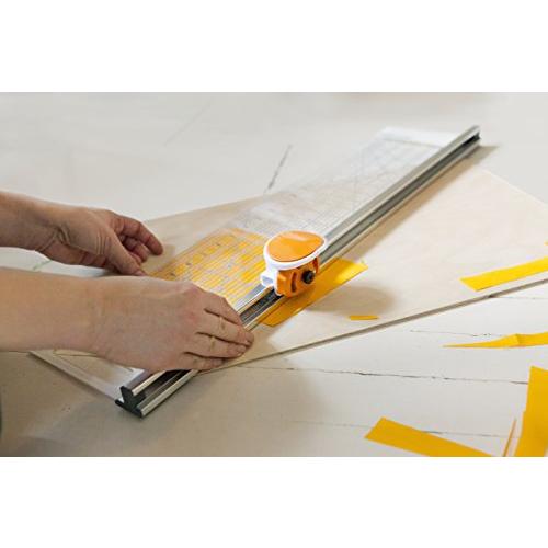 Fiskars Combo Rotary CutterRuler?ha%Plastic Rubber?ha?ha%Clear?ha?hap x 19.8 x 6.5 cm