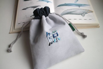 手工刺繡文字束口袋 / 鯨