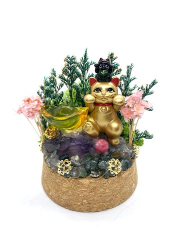 金色招財貓與金元寶/紫水晶/紅紋石珠-水晶公仔乾燥花擺設