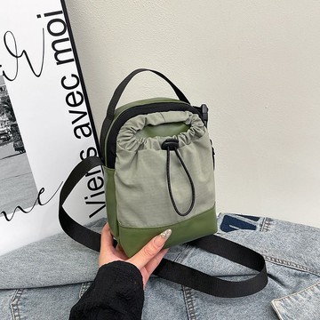 戶外單肩小包斜挎包多功能手機包騎行旅行包便攜抽繩小包批髮 潮流防水大容量單肩包 公事包 商務包 男包 斜跨肩背包 QK0