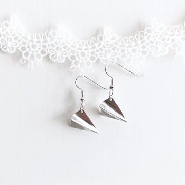 銀飛機。紙飛機 垂墜耳環 Sliver。Paper Airplane Earrings