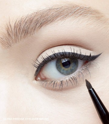 Bobbi Brown Ultra Precise Eyeliner Brush