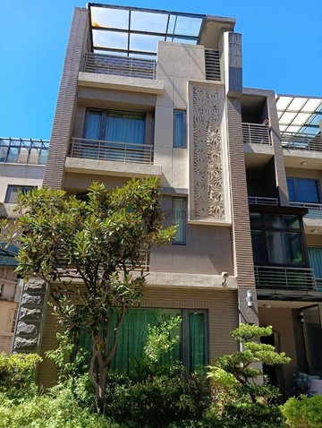 近火車站捷運站~建國路金棕櫚邊間大透天~｜桃園市桃園區建國路