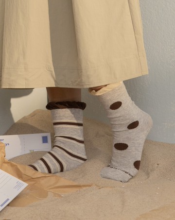 點點條紋不對稱長襪(兩色)