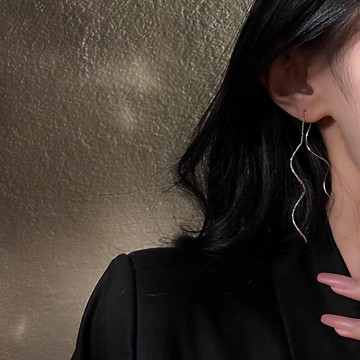 波浪耳線女 小眾設計 長款顯瘦個性耳飾 女性耳環