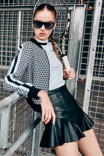 黑白LOGO小花印花運動外套