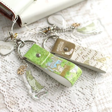 [兔子手繩有心形吊飾，2種]兔子，刺猬，松鼠，小鳥，森林動物筆記本，智慧型手機