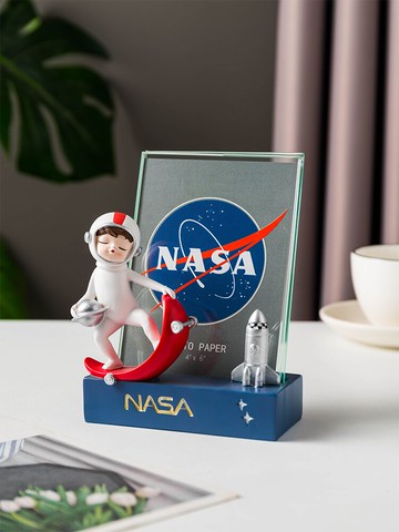 創意6寸相框擺臺現代輕奢宇航員畫框擺件客廳房間床頭裝飾品