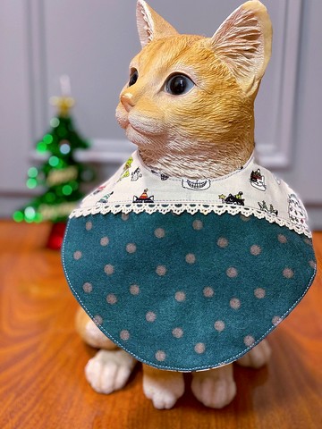 搗蛋貓咪過聖誕-貓咪口水肩 綠白拼布款