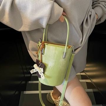 2025爆款超火手提包小拎包糖果色斜背手機包百搭水桶包【木屋雜貨】