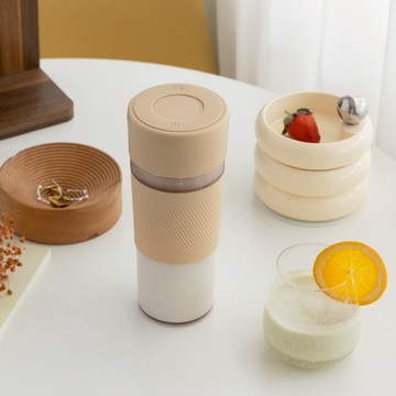 生活儀式感🥰【奧地利 DOC Green】輕享杯 隨行果汁機｜杯+蓋全配組合 | 生日禮物 | 情人節送禮 | 隨行杯 | 隨身果汁機  | 果汁杯 | 上班族