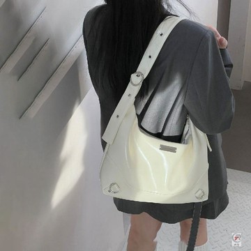 ✨ 限時下殺 ✨今年流行包包女2025新潮慵懶風辣妹軟皮單肩包斜挎托特包小衆設計