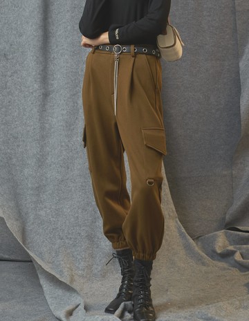 ★【喜芝梅】街頭個性工裝縮口長褲(兩色；M-L) 223110520