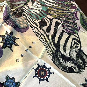 100cm 正方形_silkscarf_時髦斑馬 with jewelry 圖案 絲巾 ChristalART