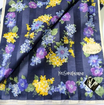 Yves Saint Laurent 古董手帕 花卉 / 植物圖案 23 x 22.5 英吋