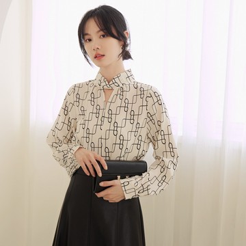OB嚴選 質感印花V領長袖上衣 《AB19123》