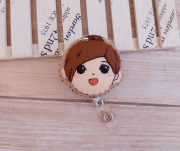 不織布 Q版漫畫 包包頭娃娃 伸縮證件夾 易拉扣 溜溜球