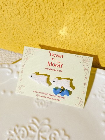 原創手作 Ocean On The Moon -懶趴趴北極熊不規則軟陶耳釘/耳夾