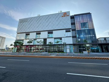 岡山站前商圈|臨34米路|52坪大地坪電梯金店住｜高雄市岡山區中山南路