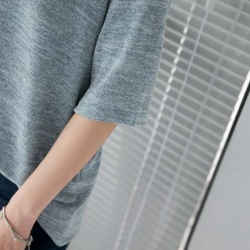 OB嚴選中大尺碼-花紗休閒寬鬆彈性五分袖T恤《AB2651》
