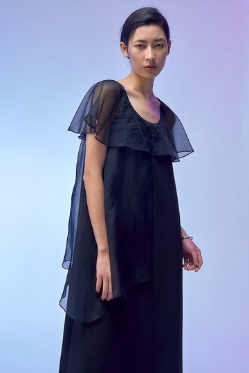 黑烏干紗荷葉袖長洋裝
