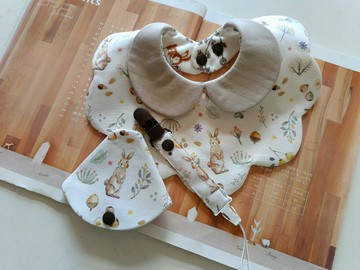 【5日內出貨小兔子 彌月禮物 嬰兒圍兜 二合一奶嘴夾 領片圍兜