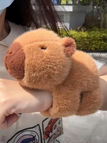 卡皮巴拉啪啪圈 水豚鼠玩偶公仔手環情侶生日禮物圣誕節禮物【淘夢屋】