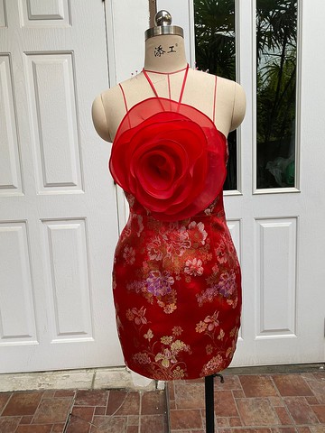 春節紅玫瑰裝飾女裝