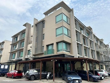 專任|高鐵特區｜大地坪臨路可停6車｜企業總部角店｜台中市烏日區三榮六路