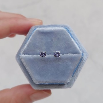 限量現貨 - 天然藍寶石 靛藍色 經典四爪鑲 純 18K 白金耳釘