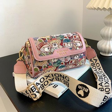 法國MK枕頭包女2025新款高級感卡通小熊波士頓包寬肩帶單肩斜挎包