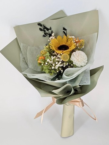 畢業季主題花卉 綠色系畢業花束/永生向日葵擴香索拉乒乓菊花束