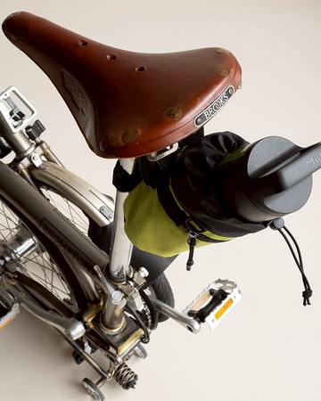 醒目熒光綠 個性菱格紋理 戶外水杯雨傘包 斜挎騎行兩用包包