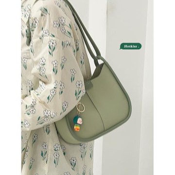 今年流行小包包女2025夏季新款時尚高級感百搭ins單肩腋下水桶包