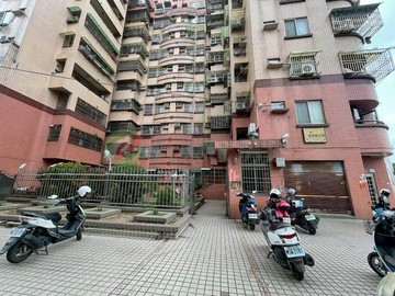 屏東潮州車站整新華廈採光通風極佳.大3房+平車｜屏東縣潮州鎮杭州街